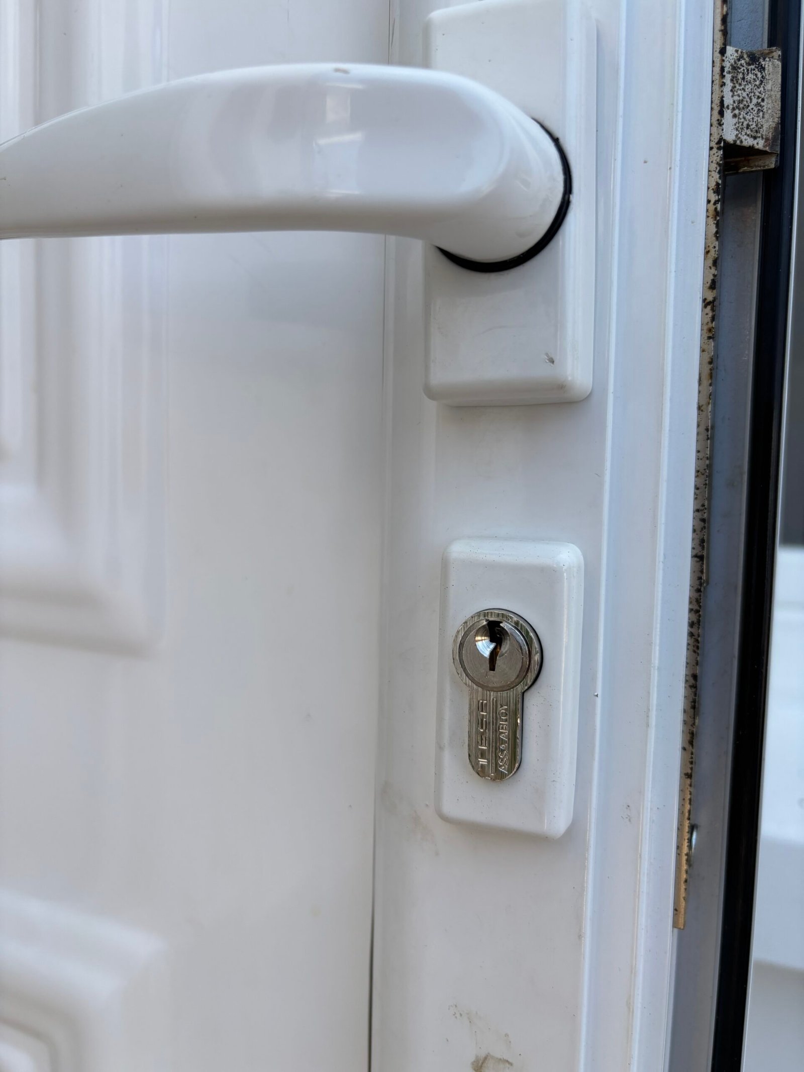 new euro cylinder lock installation
