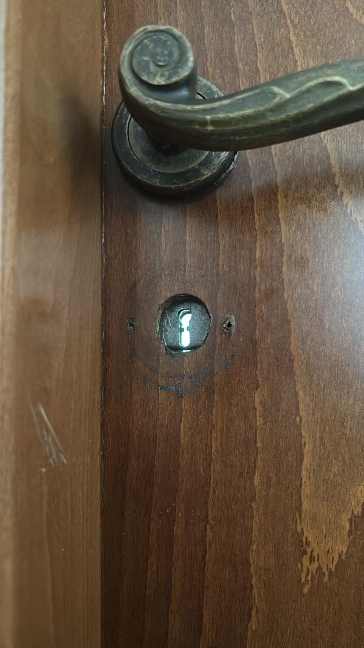 broken bathroom door locking mechanism replaced in germasogeia