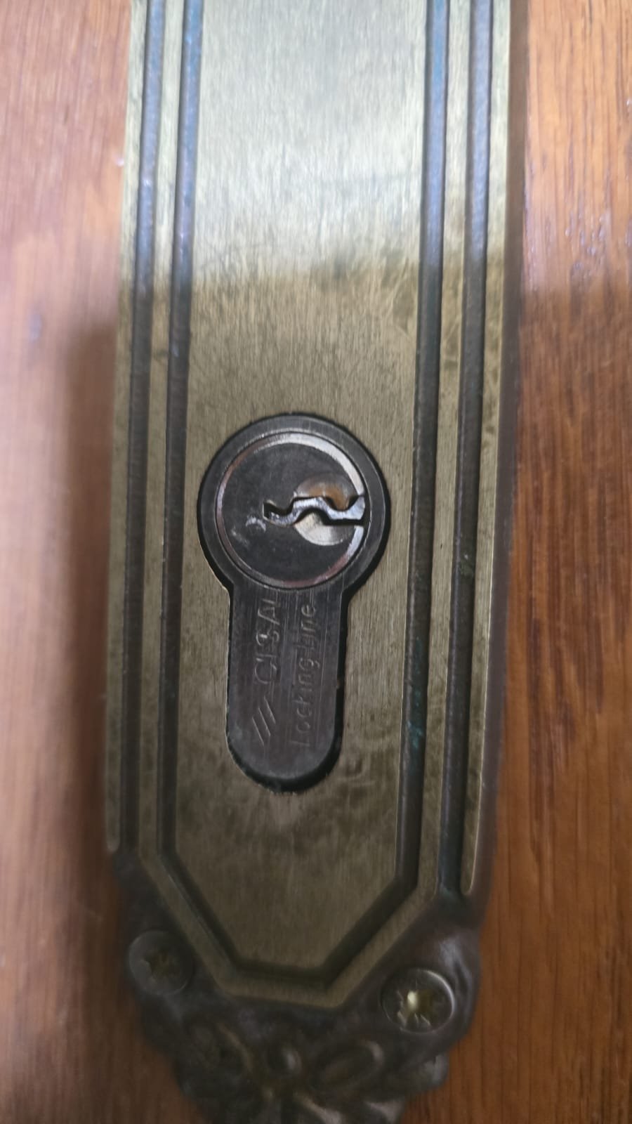 broken key in the lock