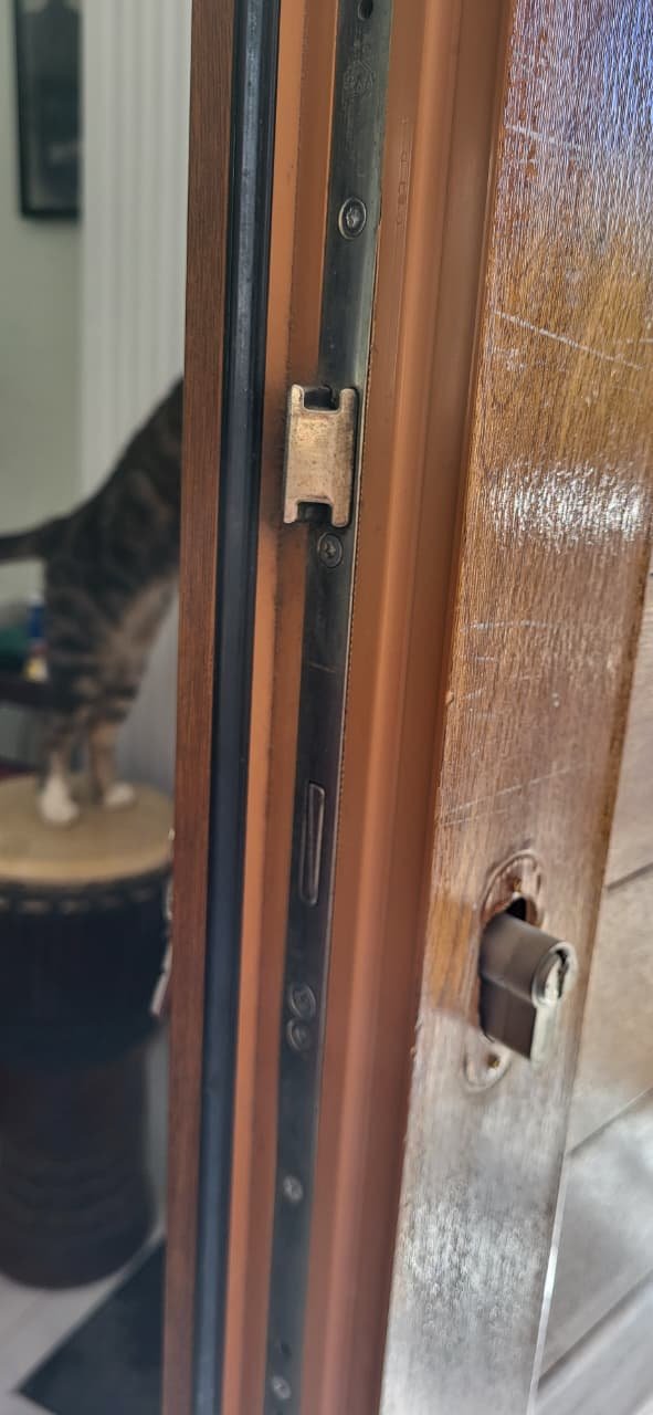 pvc door faulty mechanism