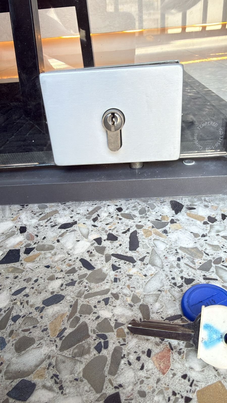 store shop glass door lock limassol